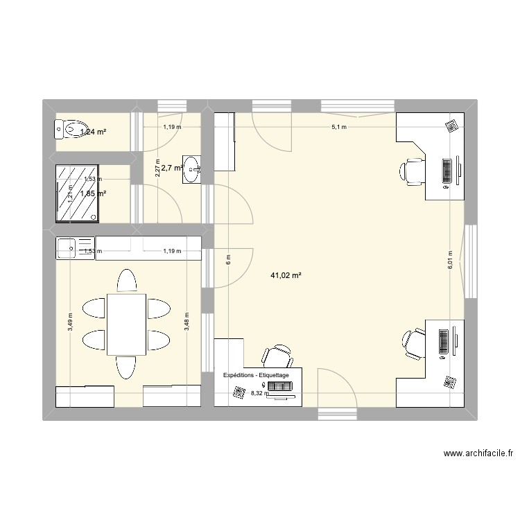 Bureaux. Plan de 4 pièces et 47 m2