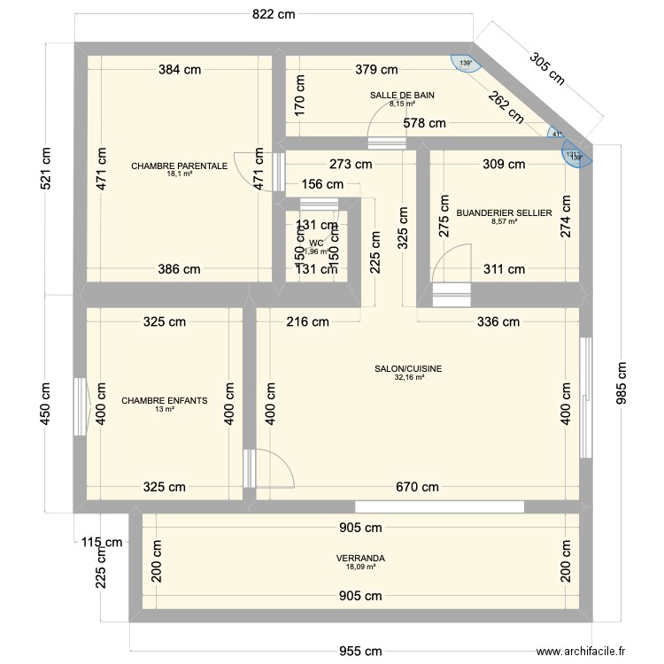 Maison villes base. Plan de 7 pièces et 100 m2