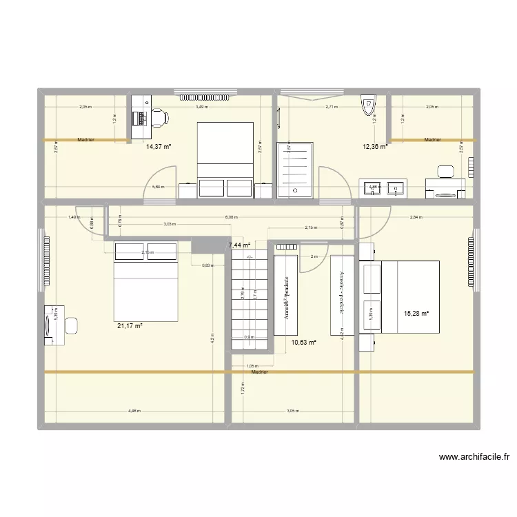 Haut sans chien asis. Plan de 6 pièces et 81 m²