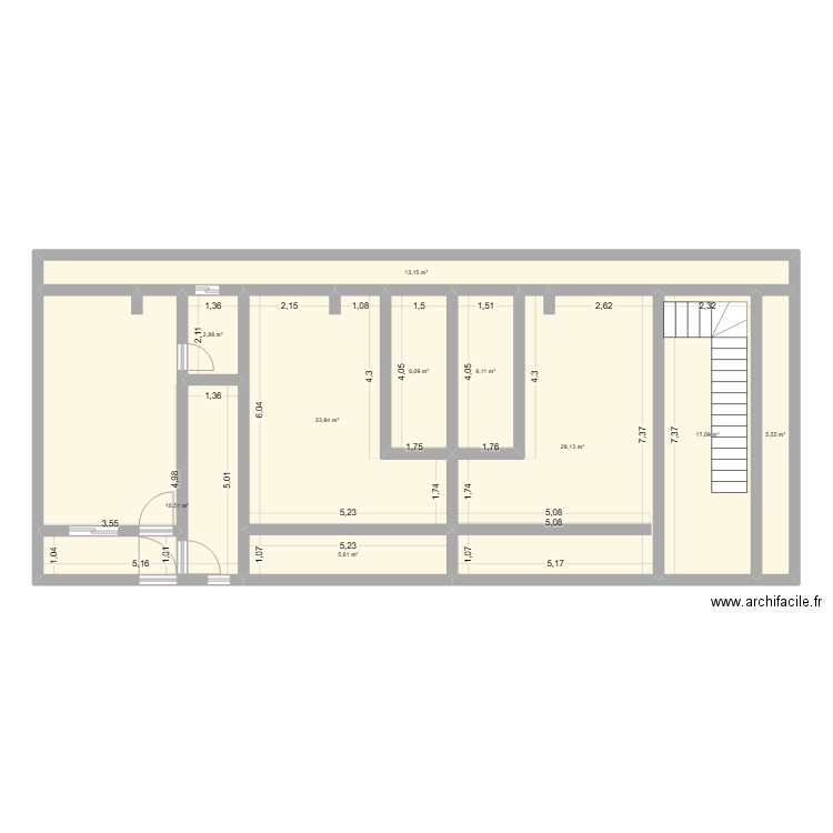 RDC. Plan de 11 pièces et 142 m2