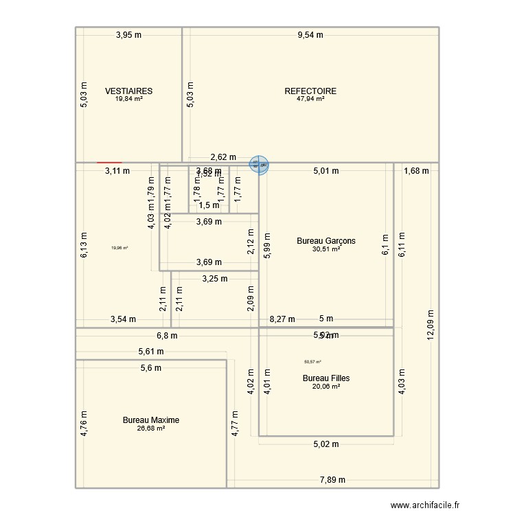 Plan nouveau bâtiment. Plan de 10 pièces et 230 m2