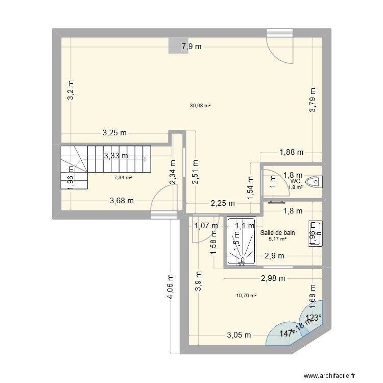 CAZENAVE. Plan de 5 pièces et 56 m2