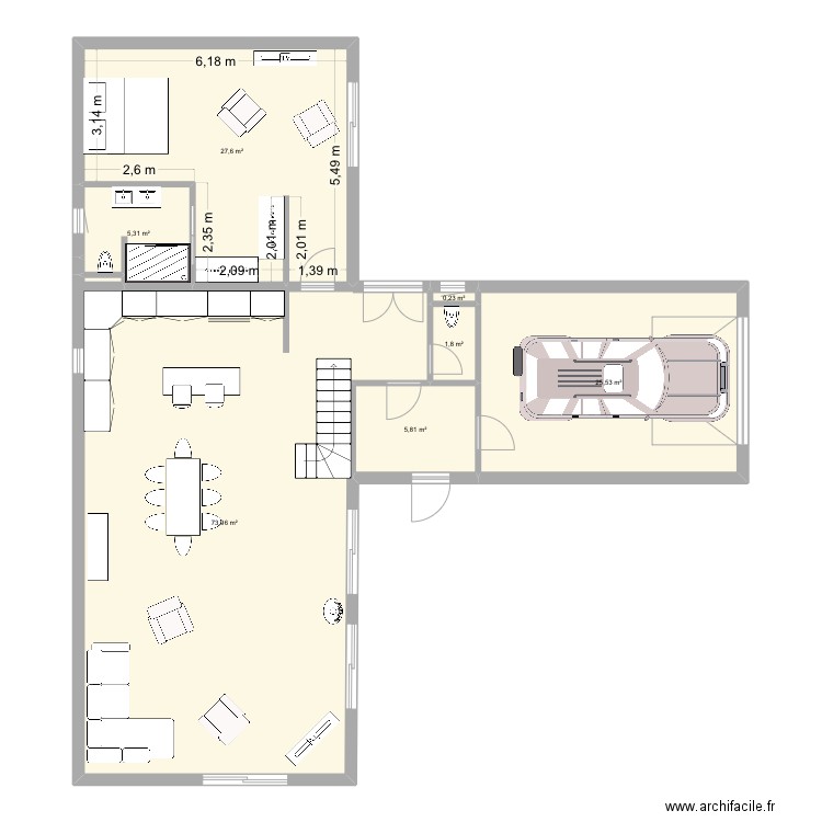 Maison rdc. Plan de 7 pièces et 140 m2
