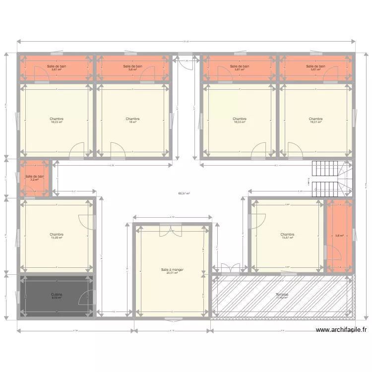 Plan de fondation d\'une maison T8. Plan de 16 pièces et 243 m²