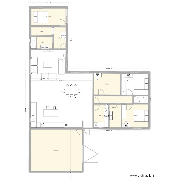 Maison en T plain pied. Plan de 9 pièces et 104 m2