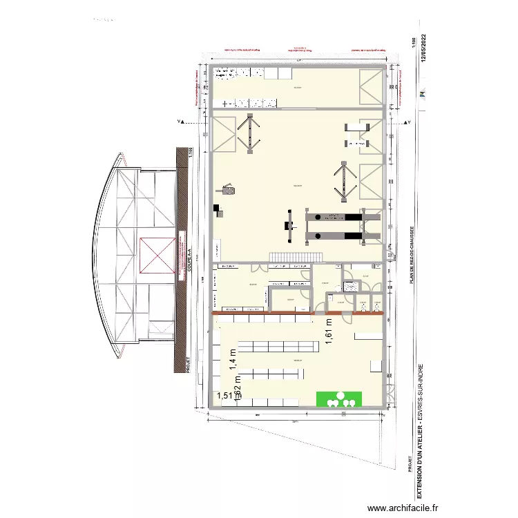 ESVRES. Plan de 11  et 418 m²