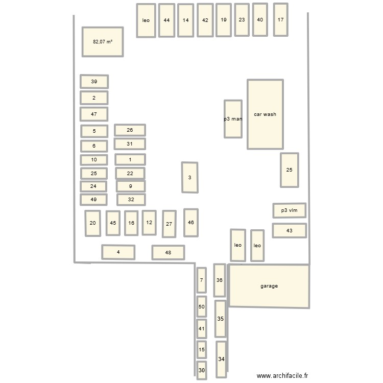 parking. Plan de 50 pièces et 1614 m2