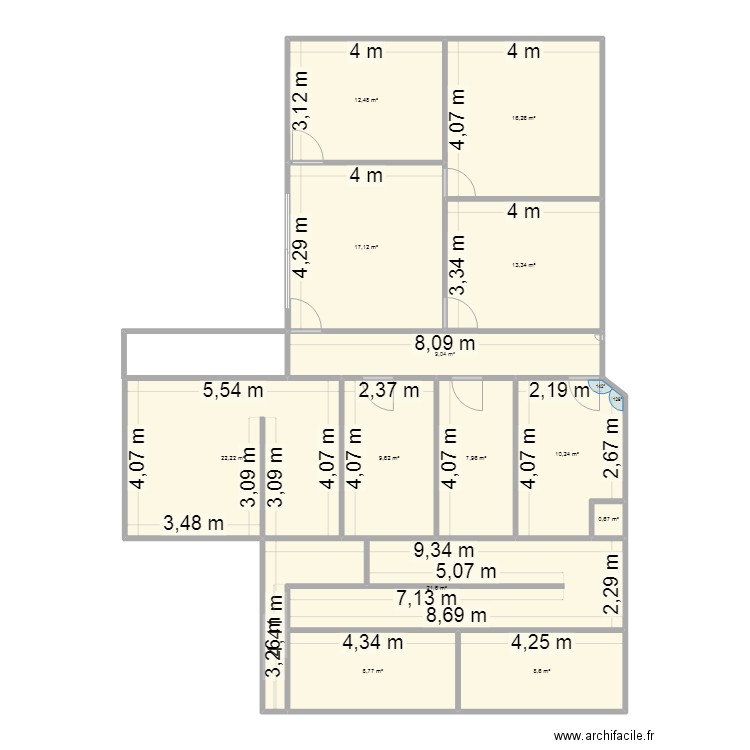 CHANTONNAY. Plan de 13 pièces et 158 m2