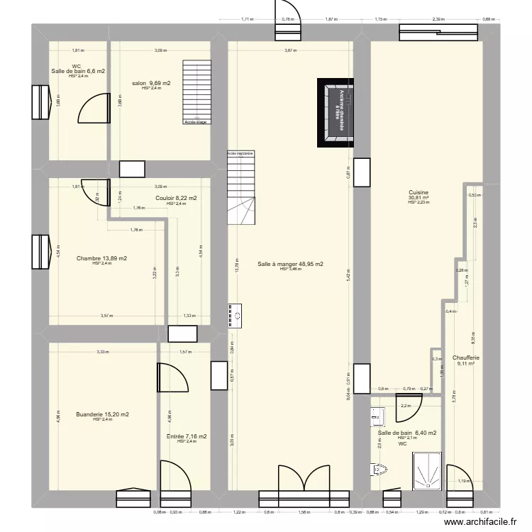 Auberge aux fours à bois. Plan de 11 et 162 m² Auberge aux fours à bois. Plan de 11 et 162 m²