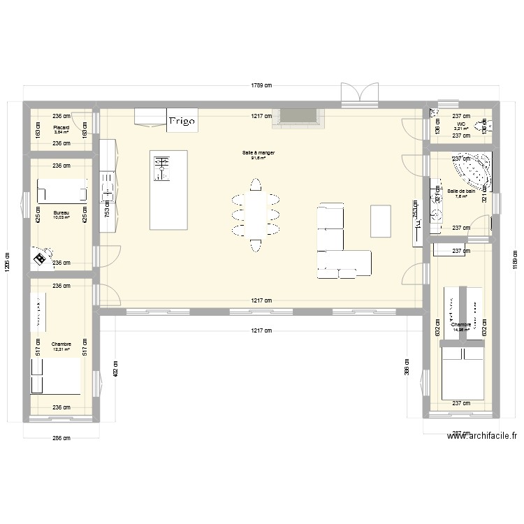 contenaire. Plan de 7 pièces et 143 m2