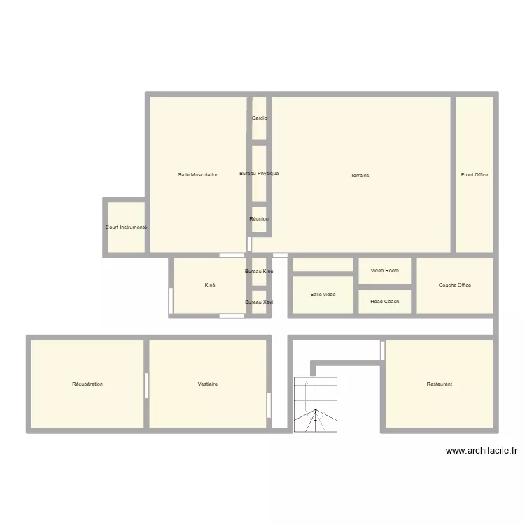 Spurs. Plan de 18  et 121 m²