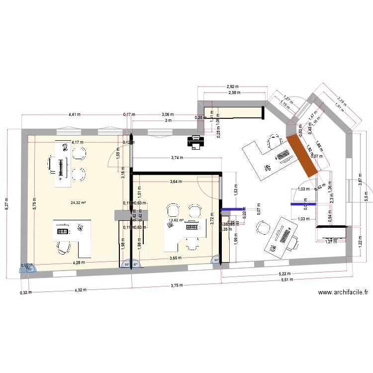 service technique. Plan de 2 pièces et 38 m2