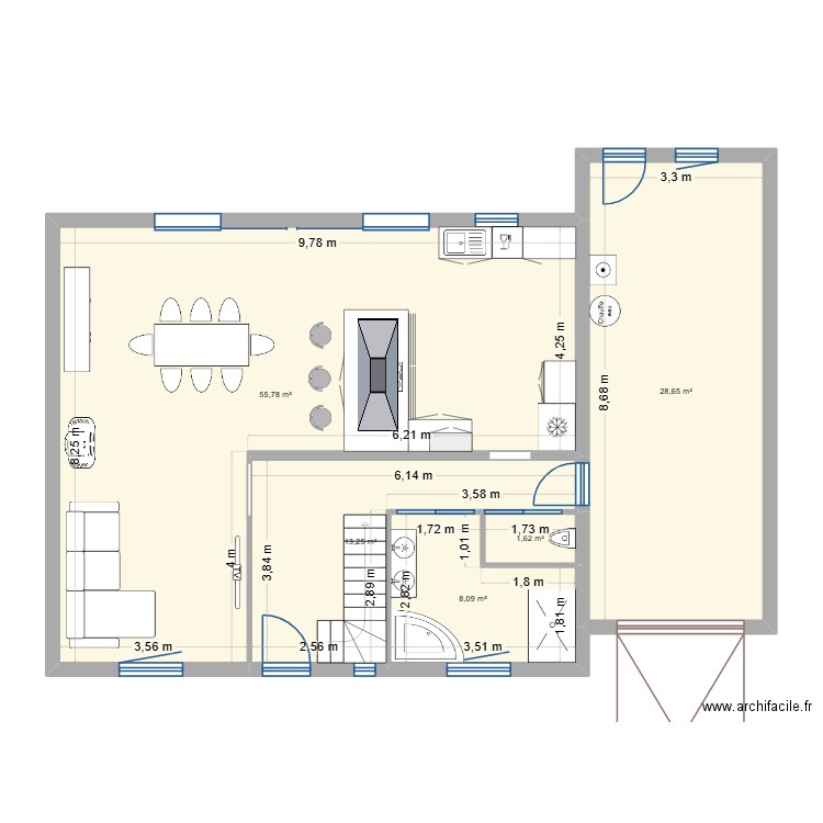 Rez de chaussé meublé. Plan de 5 pièces et 107 m2