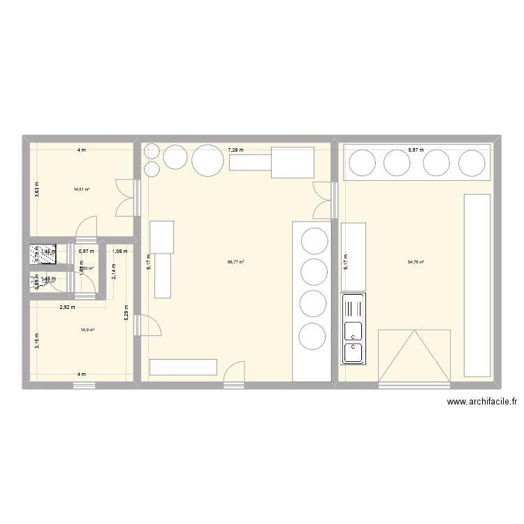 local. Plan de 7 pièces et 155 m2