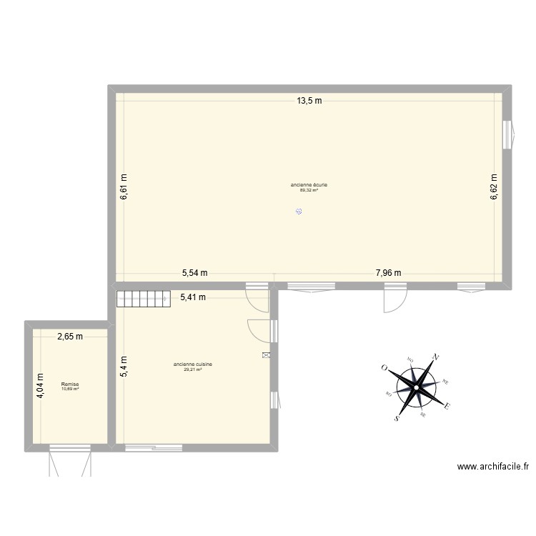 RDC. Plan de 3 pièces et 129 m2