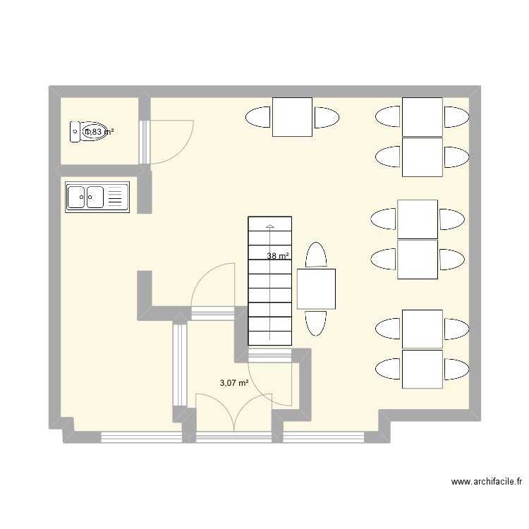 RDC. Plan de 3 pièces et 43 m2