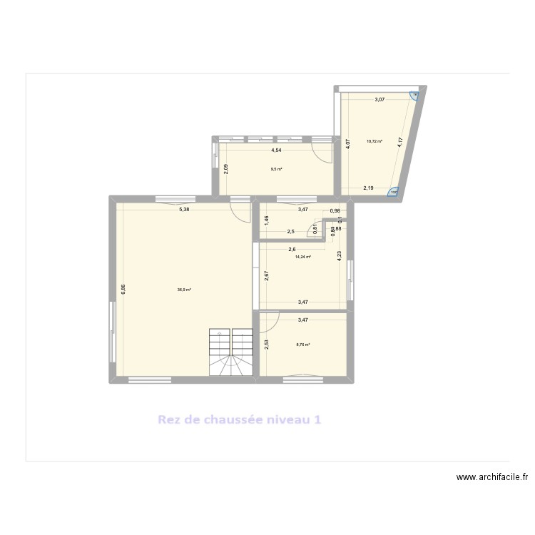 N1 Rez de chaussée. Plan de 5 pièces et 80 m2