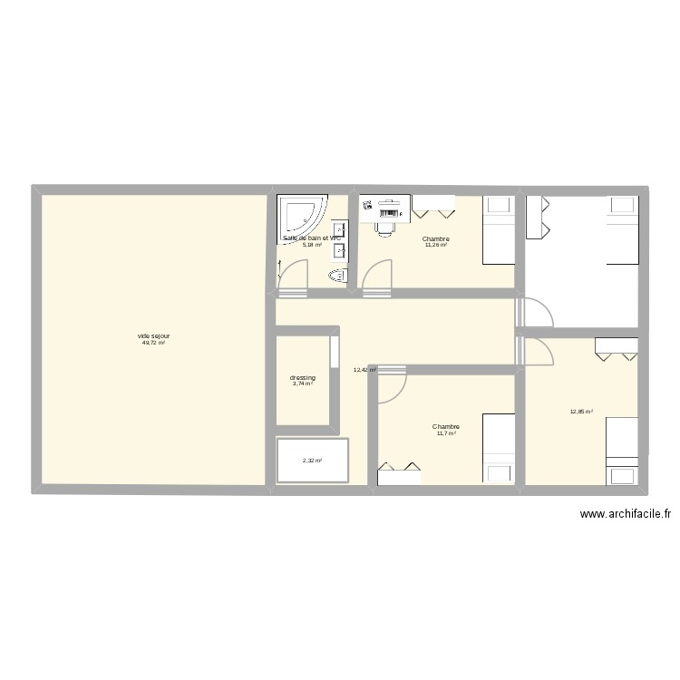 etage. Plan de 8 pièces et 118 m2