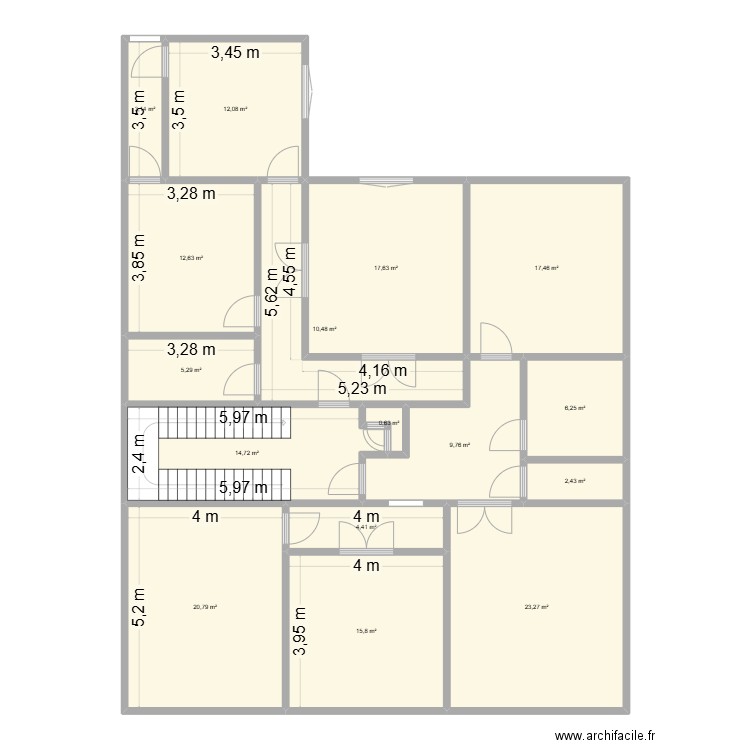 hommmegg. Plan de 16 pièces et 177 m2