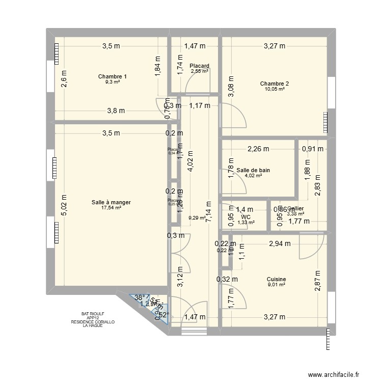 BAT RIOULF APP12. Plan de 13 pièces et 68 m2