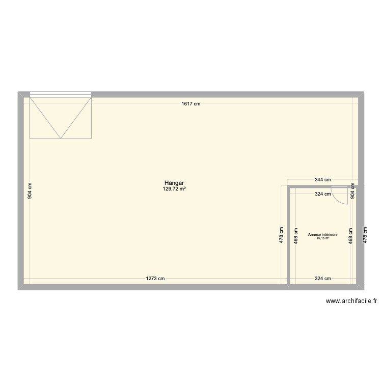 hangar reception. Plan de 2 pièces et 145 m2