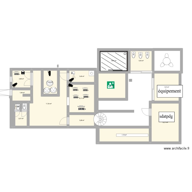 CAOMISSARIA fini . Plan de 15 pièces et 92 m2