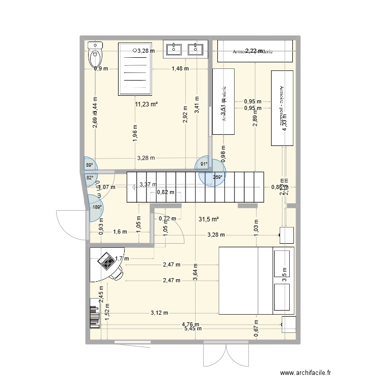 BAS MAISON. Plan de 2 pièces et 43 m2