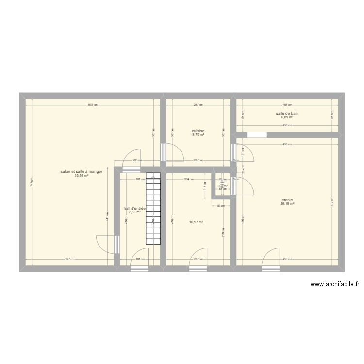 Taviers RDC. Plan de 7 pièces et 97 m2