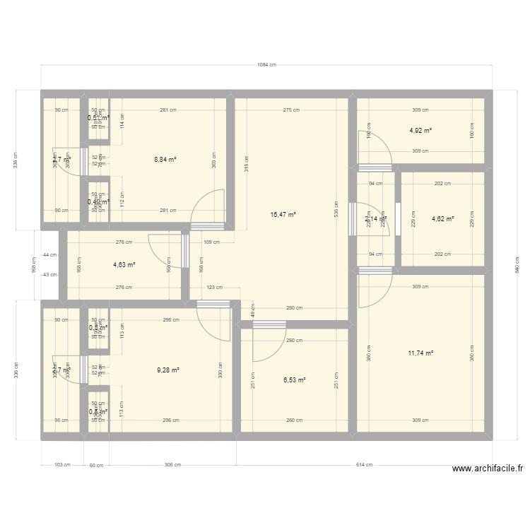 Angondjé. Plan de 15 pièces et 77 m2