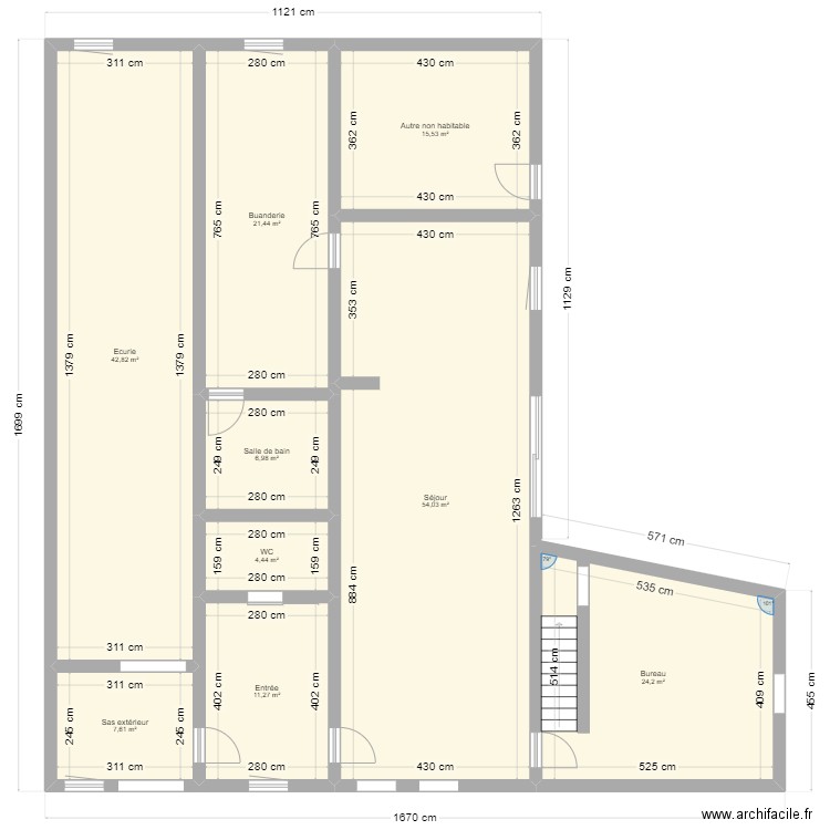 maison. Plan de 9 pièces et 188 m2