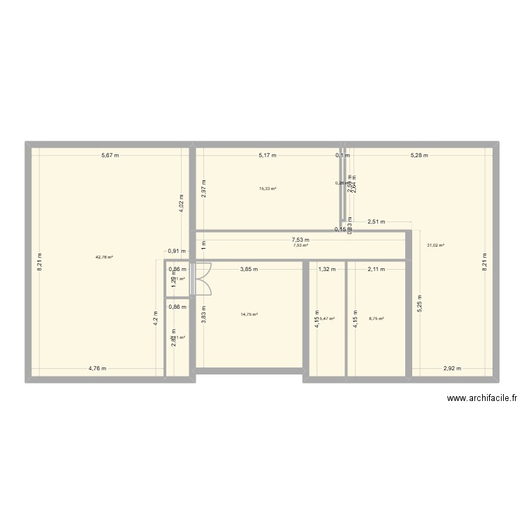 Maison R+1. Plan de 10 pièces et 129 m2