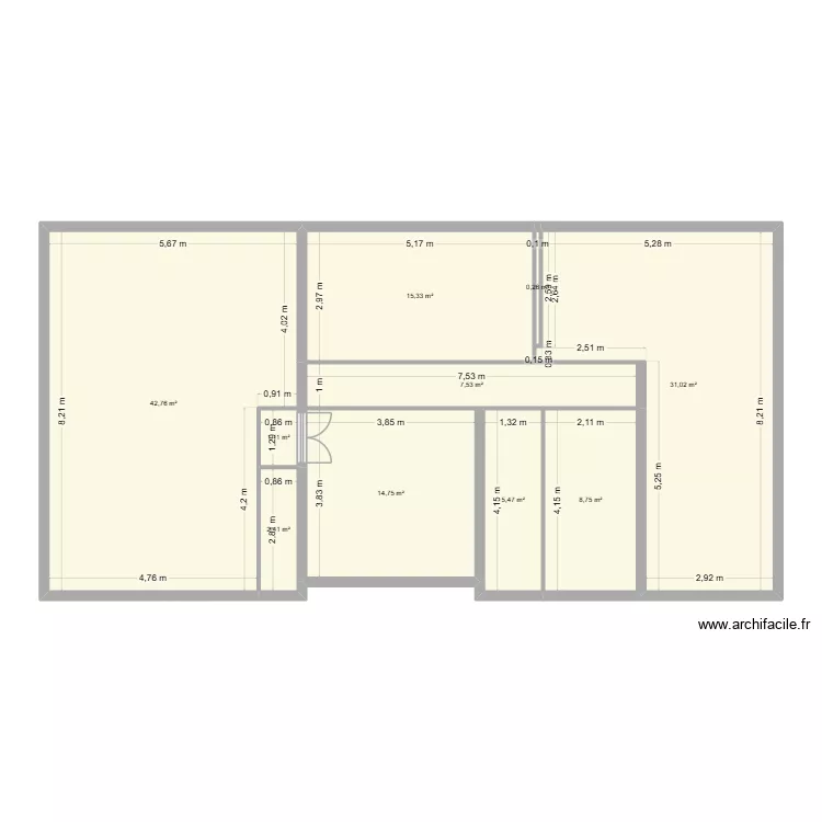 Maison R+1. Plan de 10 pièces et 129 m²