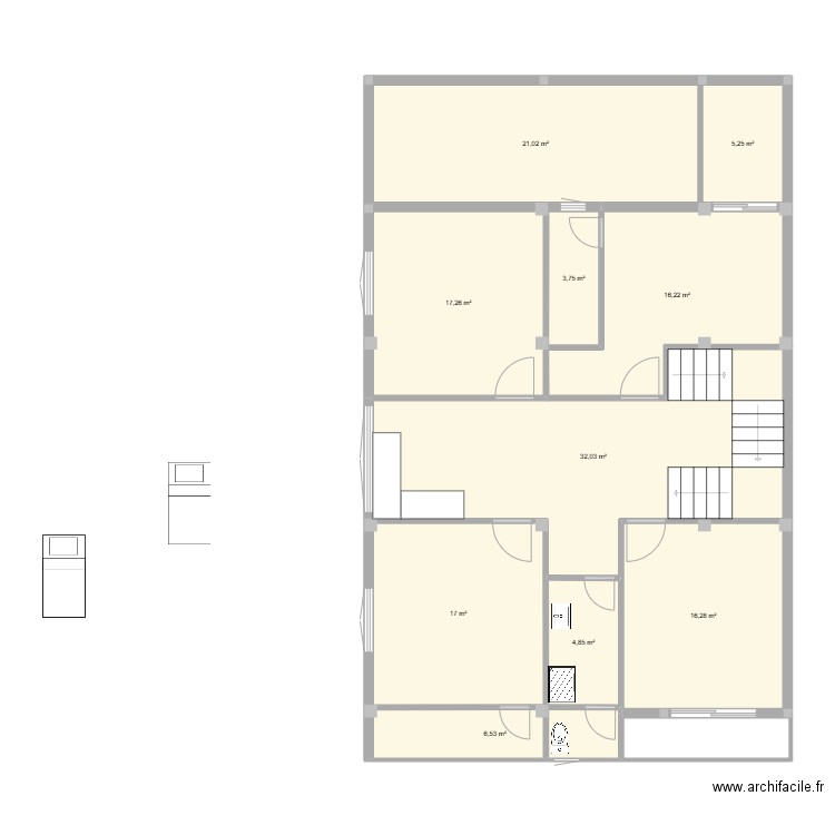 1er etage. Plan de 10 pièces et 140 m2