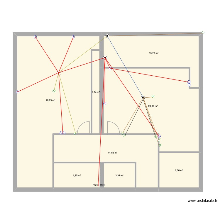 etage. Plan de 8 pièces et 115 m2