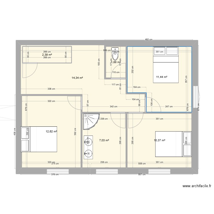 plan 1 etage. Plan de 8 pièces et 125 m2