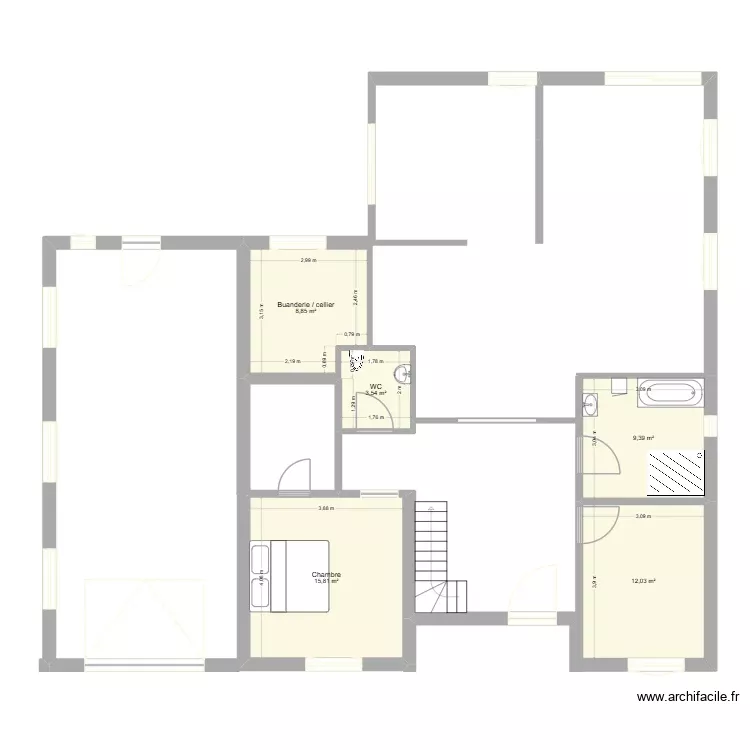 Projet avec grand d&eacute;crochement &agrave; l'arriere V7. Plan de 5 Pièces et 50 m²