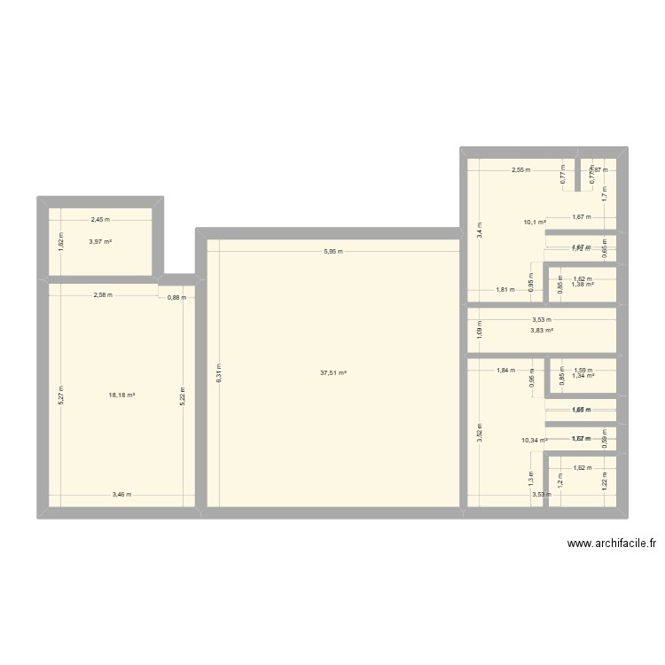 Club House. Plan de 8 pièces et 87 m2