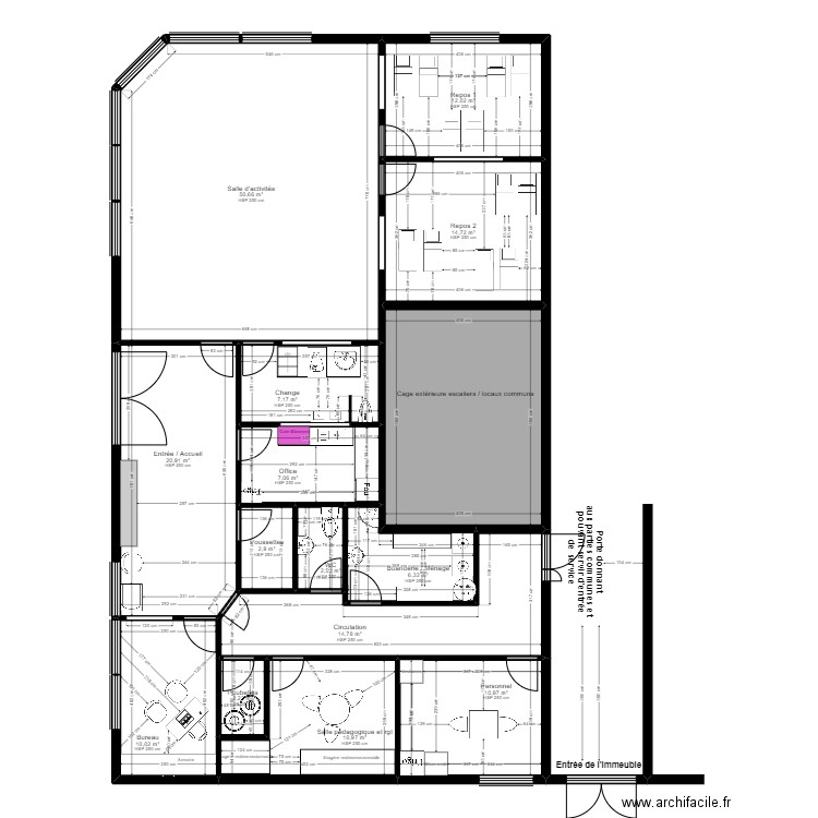 Les Ulis - Atlantique PMI. Plan de 15 pièces et 196 m2