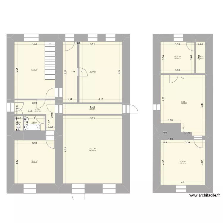Maison en bas. Plan de 12  et 179 m²