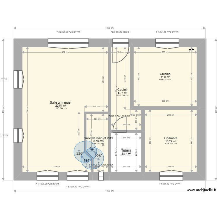 ML24001954. Plan de 18 pièces et 196 m2