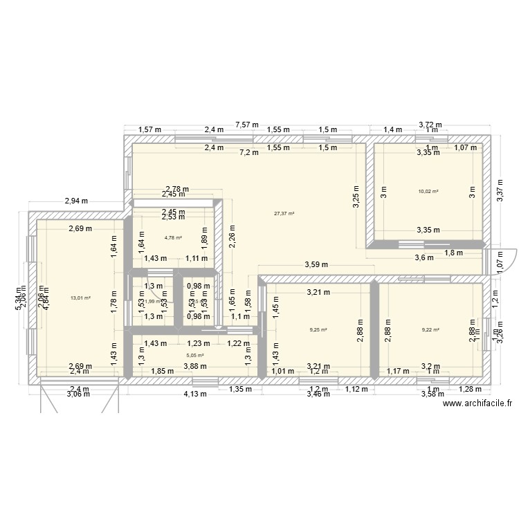 bonjour. Plan de 9 pièces et 82 m2