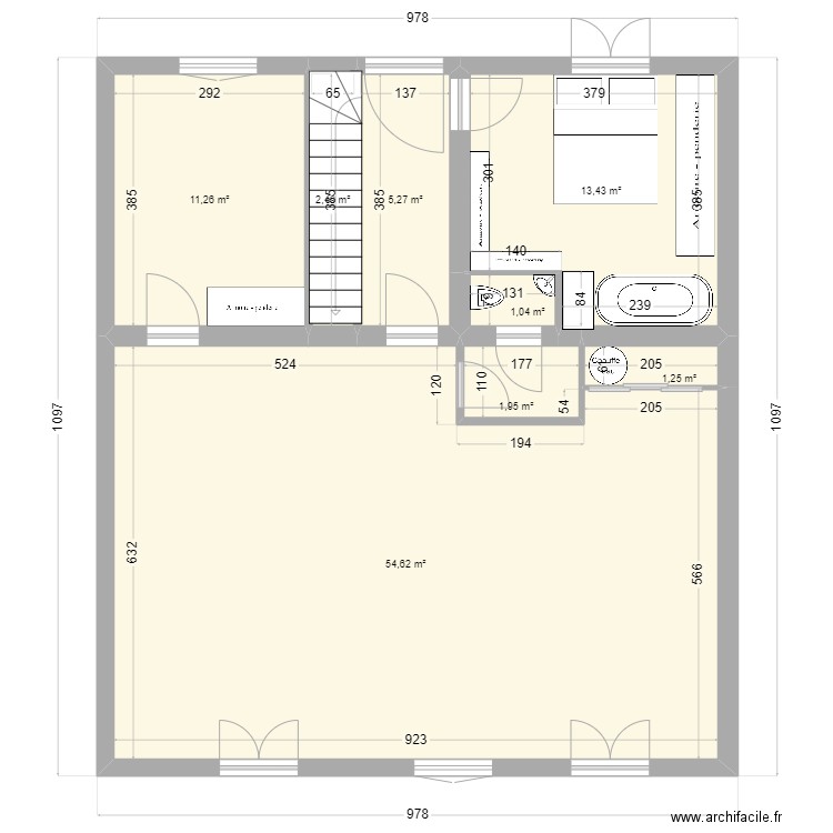 actuel. Plan de 8 pièces et 91 m2