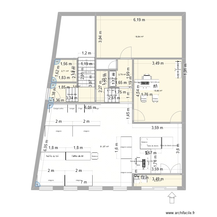 nouveaux locaux. Plan de 8 pièces et 105 m2