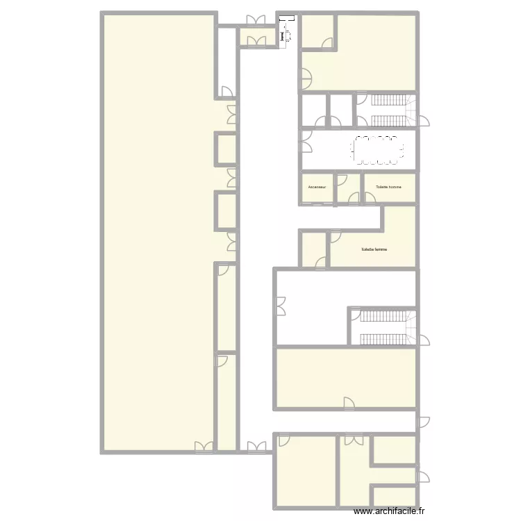 Centre municipal 1er etage. Plan de 16  et 542 m²