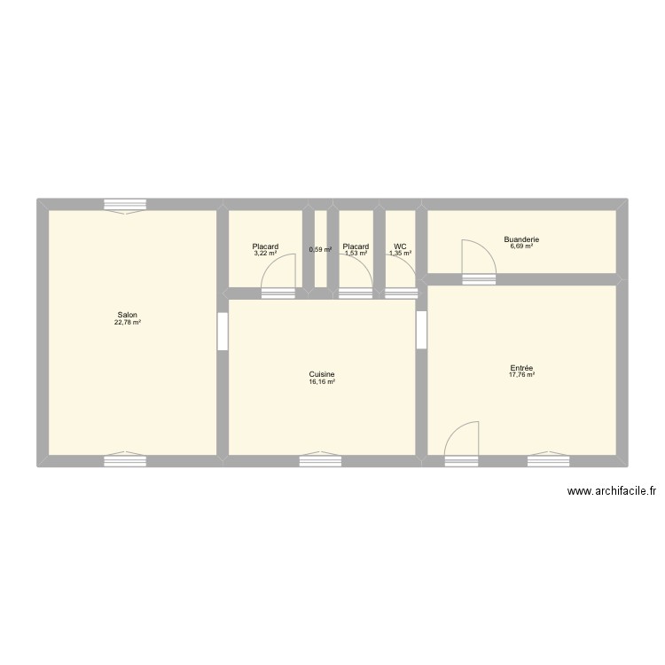 RDC. Plan de 8 pièces et 70 m2