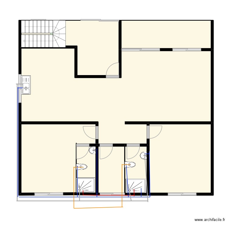 RDC maison L  tuyauterie. Plan de 7 pièces et 124 m2