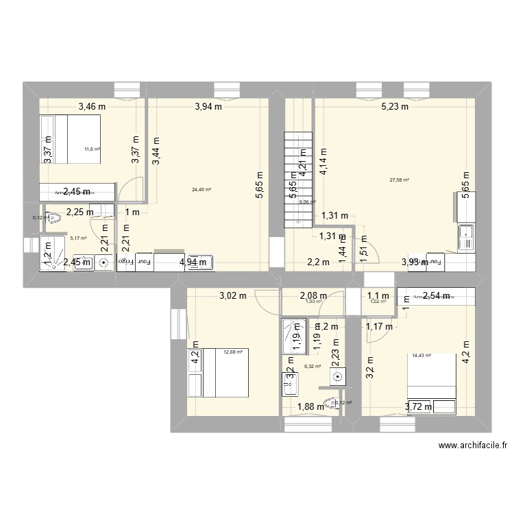 Résidence RDC. Plan de 12 pièces et 112 m2