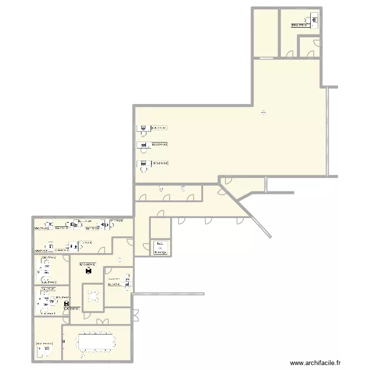 rotisseur. Plan de 17  et 593 m²