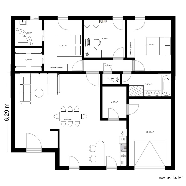 exercice. Plan de 11 pièces et 130 m2