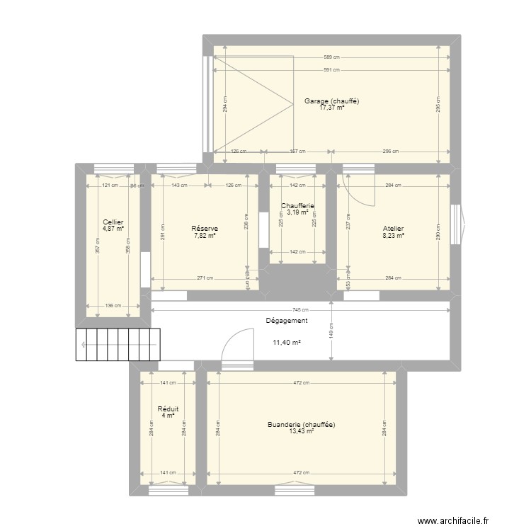 Sous sol semi enterré. Plan de 8 pièces et 59 m2